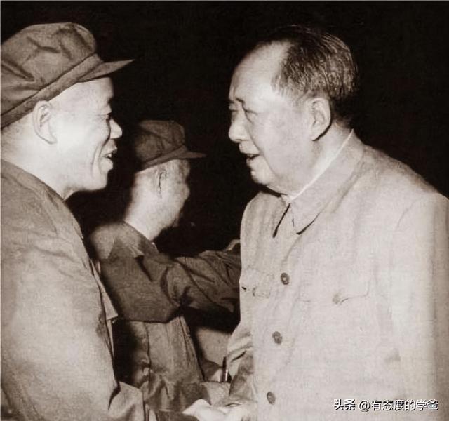 毛主席最喜爱的将领是谁？四位开国上将霸榜，旋风司令排第一