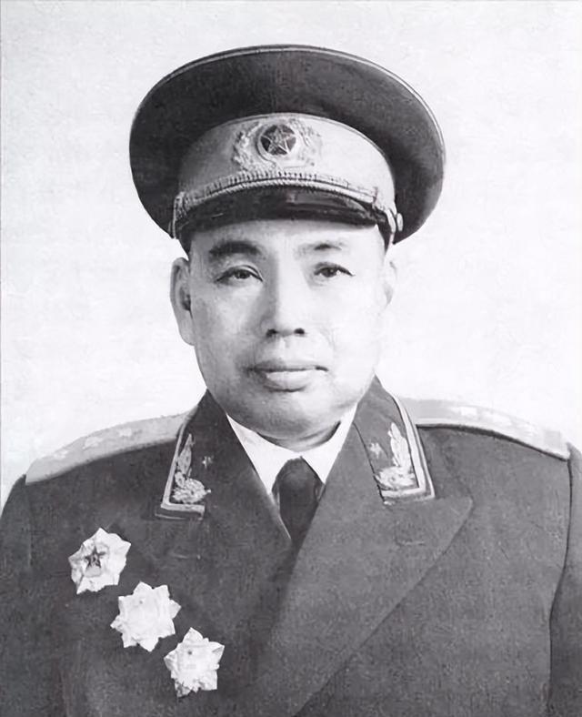 他是许世友将军之子，曾任安徽、江苏军区司令员，今年已经74岁了