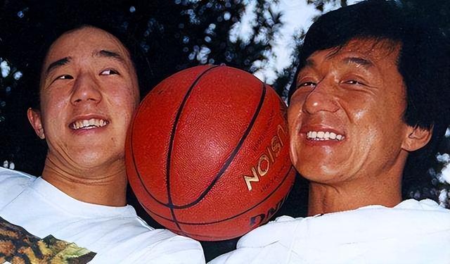 隐婚生子真相大白4个月，43岁房祖名真实现状曝光，成龙没说谎