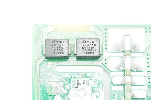机身小巧媲美氮化镓版，vivo手机原装120W闪充充电器拆解