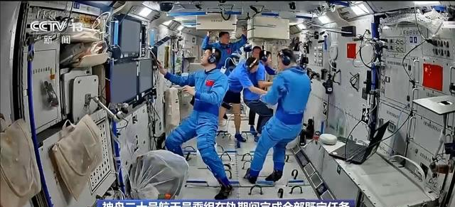 神二十乘组踏上回家之旅！神二十一载人飞船顺利撤离空间站组合体