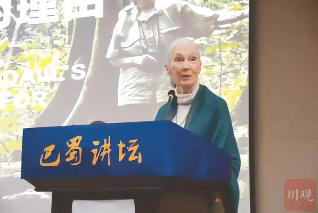 珍·古道尔逝世：活在教科书上的传奇，一生都在为人类与自然奔走