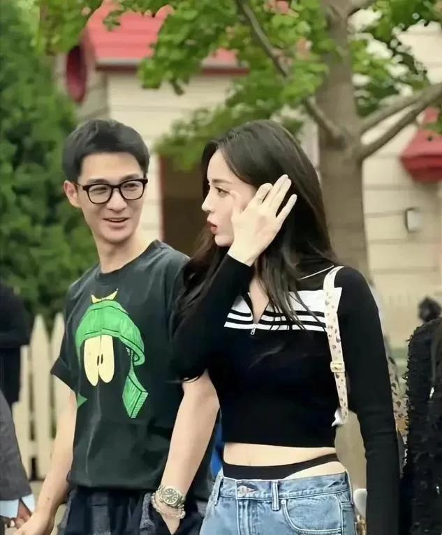 古力娜扎丁字裤外露，性感身材遭非议！