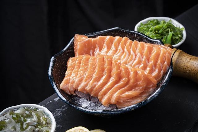 北京才女出上联：一两三文鱼，四川大妈对出的下联让人佩服不已！