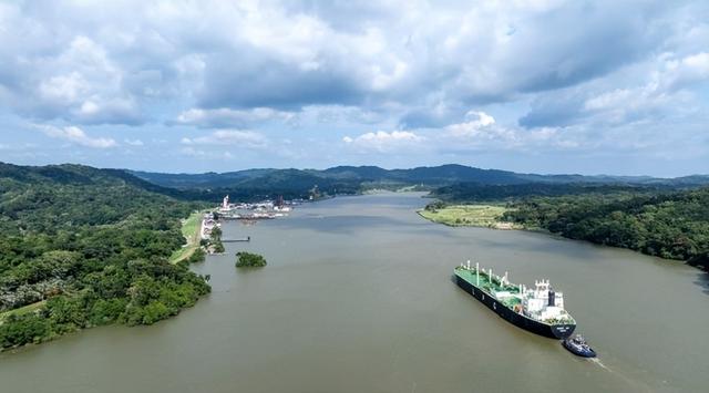 巴拿马运河不只是水道，他曾被反复争夺，直到今天仍牵动小国主权