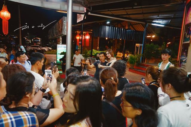 中国游客第一次看“泰国人妖”，为什么却说跟想象中不一样？