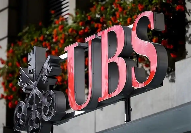 历史开了个玩笑，先倒下的不一定是乌克兰，而是百年中立的瑞士？