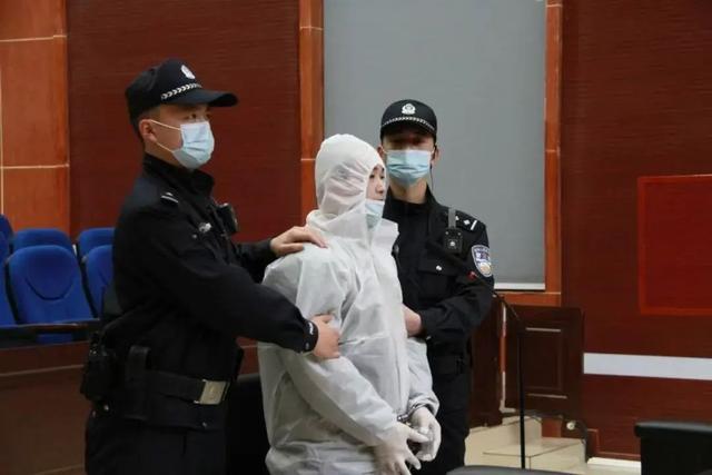最高法核准死刑！蒋某亮窜至四川省达州市某村民家附近，从厨房闯入，严重暴力强奸两幼童（4岁、6岁）