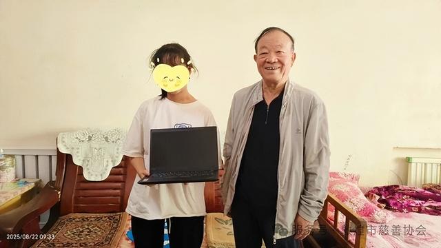 飞天通航献爱心 慈善助力学子梦
