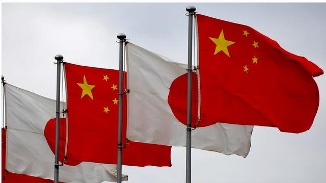 中方对日改变打法，首份制裁发出，不到24小时，高市涉台措辞变了