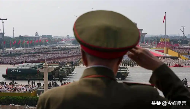 九三阅兵结束，第一个“受害者”出现了，网友安慰郭帆大胆一点