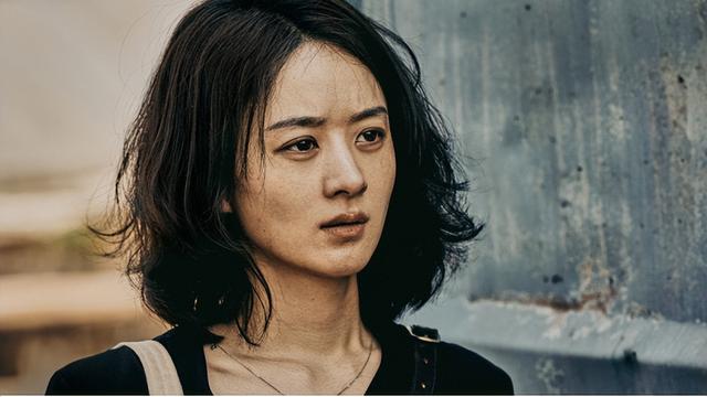 世上渣女千千万，最怕赵丽颖这种，离婚4年，才发现冯绍峰是赢家