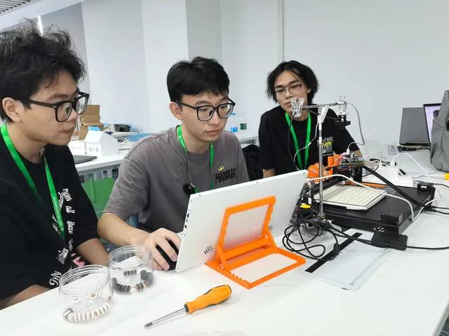 2025全国大学生嵌入式芯片与系统设计竞赛应用赛道总决赛圆满闭幕
