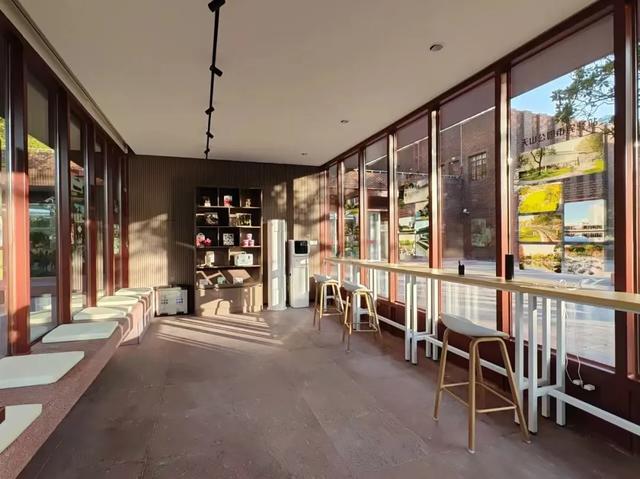 典藏上海，向新而生！上海市城市建设档案馆打开围墙，与市民共享单位附属绿地空间