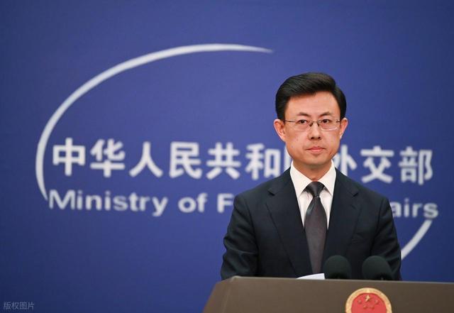 特朗普公布全球关税，两大诡异之处证明：他准备跟中国硬碰硬了