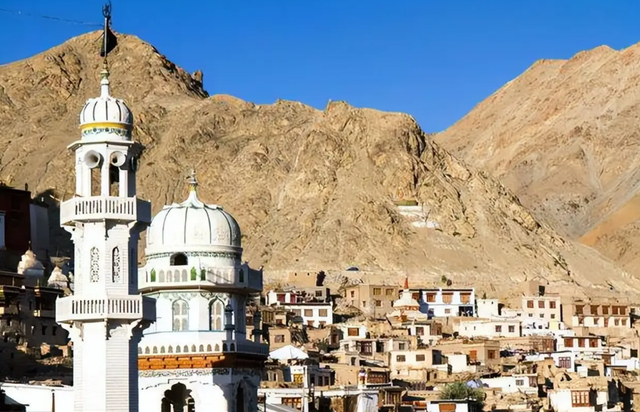 除台湾外，又一急需收回的土地，让印度侵占百年，面积超深圳20倍