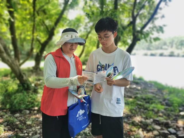 灵川:夏日消暑享清凉,禁毒宣传“不降温”