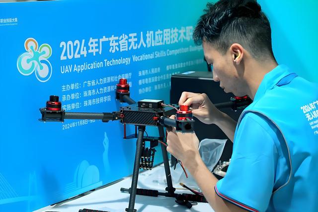 俄媒吓唬北约，称中国无人机产能每月50万架！广东省一脸问号