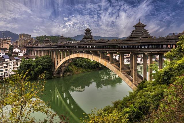 柳州旅游全攻略：山水工业与螺蛳粉的完美交融