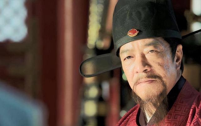 1424 年朱棣在军中离世，距离北京1000公里，朱高炽面临着四重考验