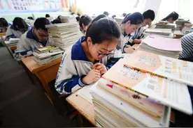 中国应试教育被吐槽多年，如今成果展现，美专家直呼是秘密武器！图片