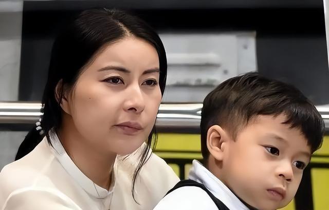 霍震霆也没想到，被寄予厚望的儿媳郭晶晶	，竟遭到一个这么大教训