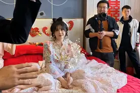 被全网封杀的网红小不点，结婚热搜冲上第一，网友吃瓜祝福两不误图片