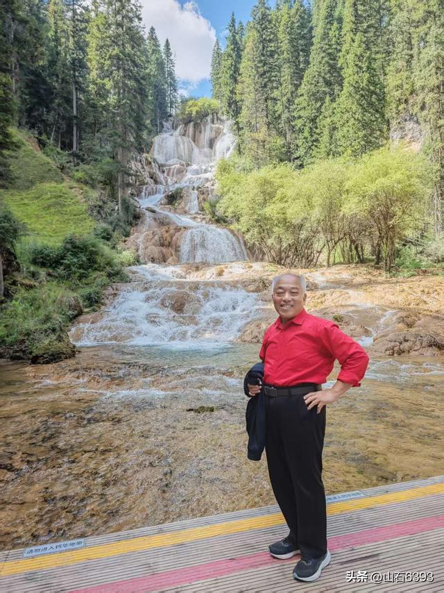 丁怀华：《大美川府行 大爱祖国情》
