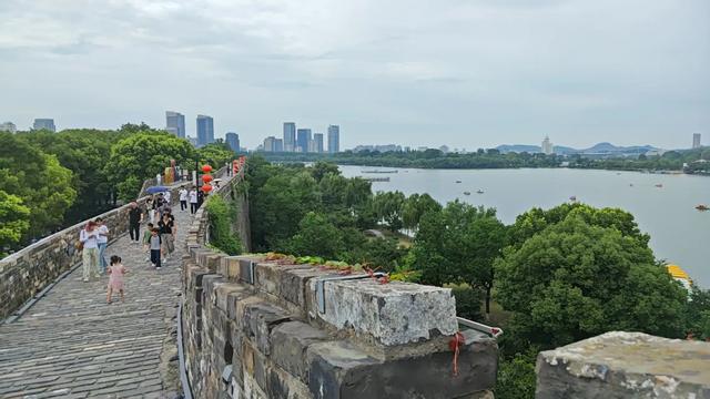 千城万城,我为何如此喜欢南京?