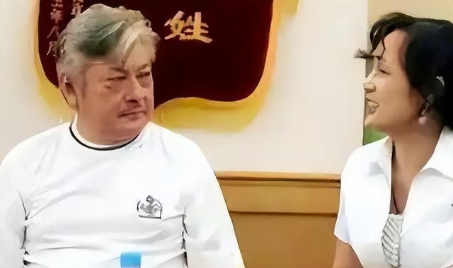 她长得太美被导演“据为己有”，同居27年没证没娃，63岁不治身亡