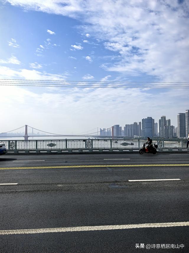 环长江(内环)骑行观光的路线与趣味:一江秋光连天际，满城烟火…