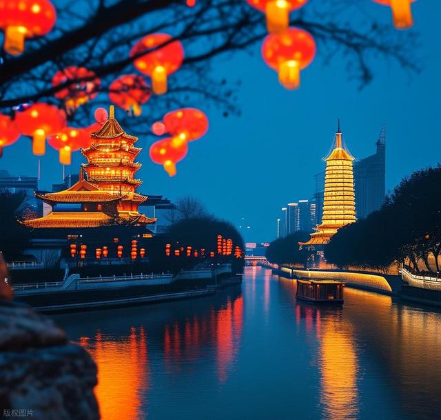 有人说，在成都面前，南京就是一座“小城市”，事实果真如此吗？