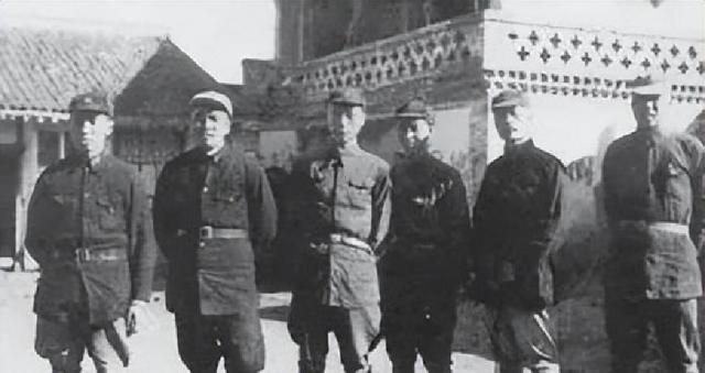 50年，聂荣臻建议毛主席免除徐向前职务，毛主席：如徐同意可照办