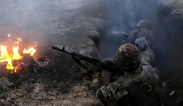 俄乌打了1000多天，各国才发觉不对劲：中国一开始的选择没错