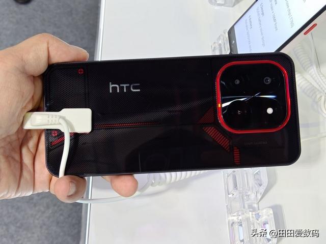 HTC 六机亮相 GITEX 2025！ 会于秋季发售