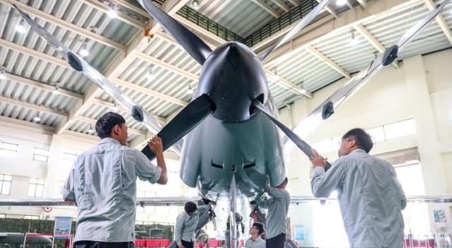 台军又当冤大头！19万买的无人机竟是玩具，掏空民众钱包肥了谁？