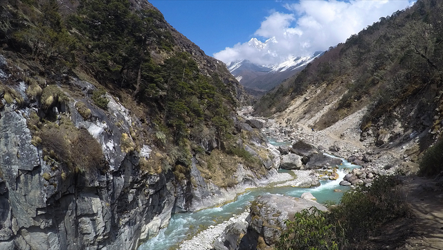 我国藏南二县被一座大山分隔，一旦被打通，藏南将更加稳固