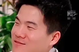 俞敏洪曾称要带董宇辉相亲，“我有很多朋友，把他们女儿娶了钱就是你的”，董宇辉：钱多了就是痛苦图片
