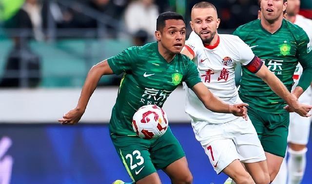 再遭挖角！曝J联赛球队看中国安中场大腿，还有2年合同明年走人？