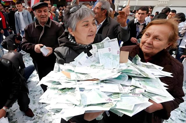 土耳其免签狂欢，第一批免签去土耳其的中产，已经破产了