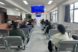 服务升级！郑州出租汽车行业资格考试实现即考即发证图片