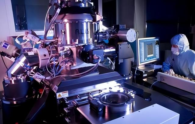 都反水了！ASML、荷兰光刻机供应商相继宣布，外媒：事情闹大了