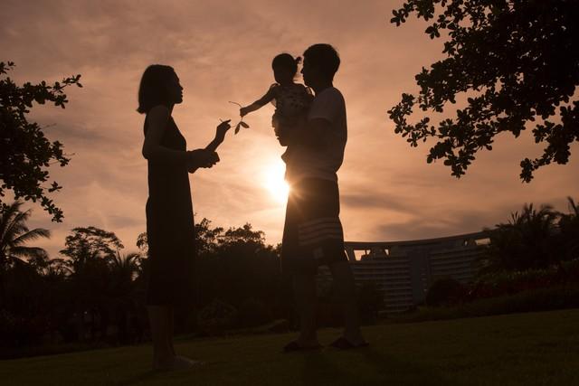 当“狠心”成为一种责任，谁又能真正理解那份沉甸甸的爱？