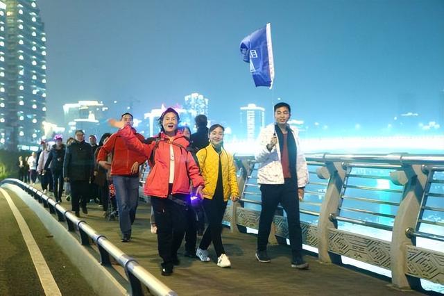 45岁上海男子，每晚坚持夜跑5公里，一年后，他得到了什么？