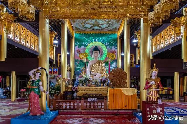 德宏芒市:一眼,醉入民族风与佛塔影
