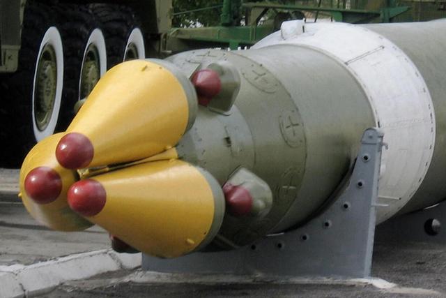 卢卡申科官宣“榛树”战备值班，给欧洲划一道“红线”