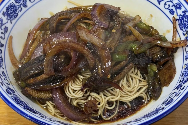 在这座太湖畔的浙北小城，我能不重样的吃上一整天