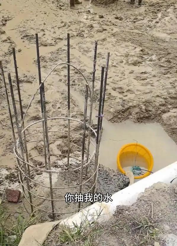 广西一男子建房子遭邻居阻挠后挖成鱼塘养鱼 男子：等他回来求我