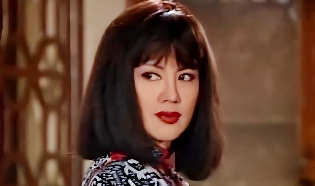 她是中国第一美妇，坐牢离婚拍三级片，还因太美被克林顿接见