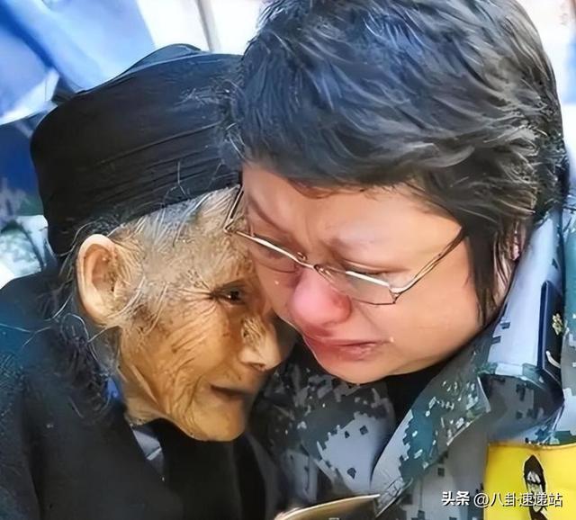 贪污上亿、假慈善？被实名举报的韩红，演唱会上终于忍不住痛哭